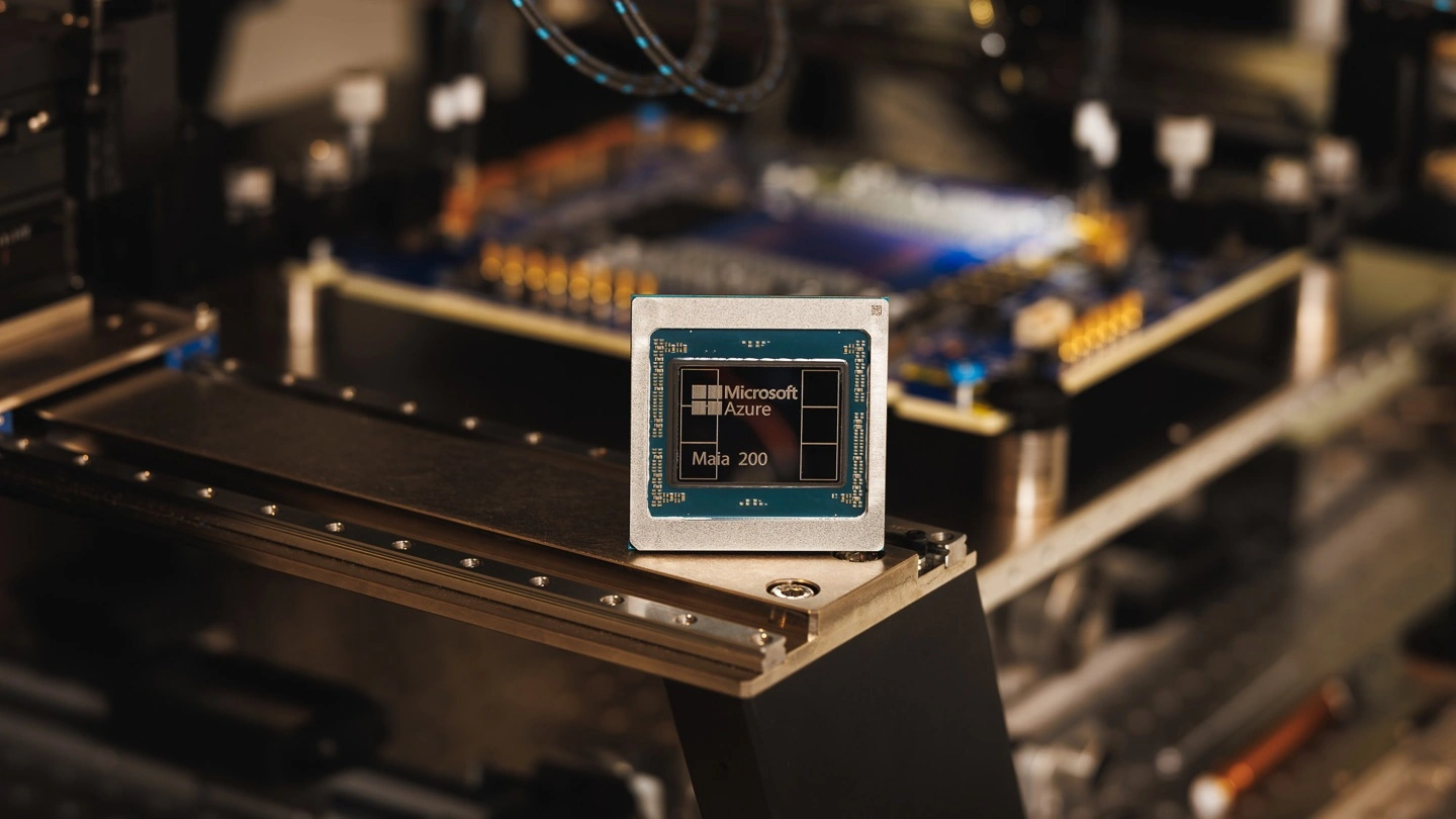 纳德拉承诺：虽有自研Maia 200，微软仍将继续采购AMD和英伟达的AI芯片