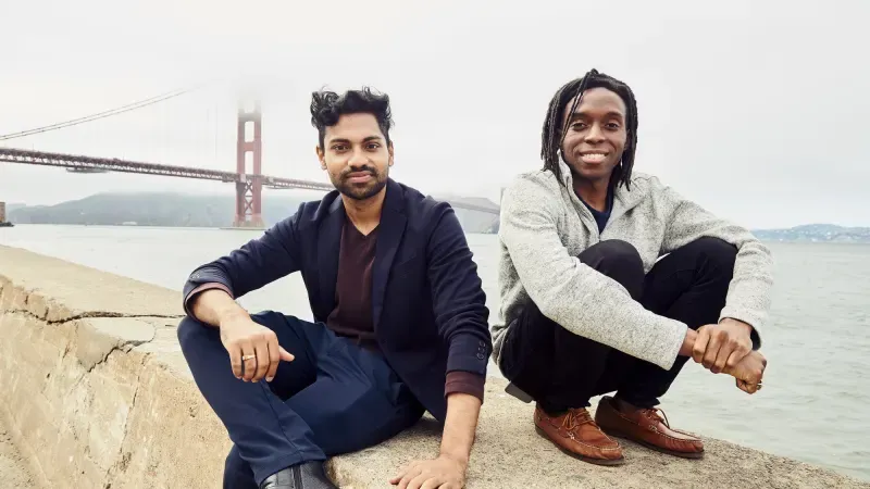 年入千万美元的独角兽竟靠创始人假扮AI接活起步