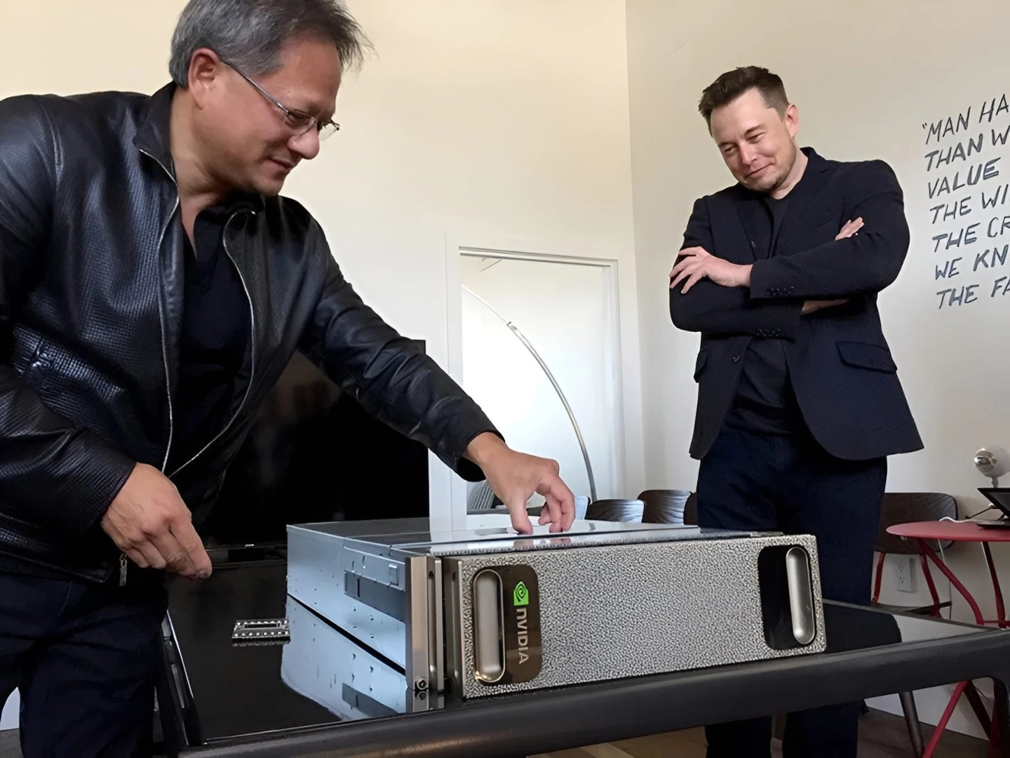 黄仁勋：当年英伟达首款 AI 超算 DGX-1 问世时没人想买，除了马斯克