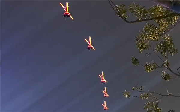 12架“云影”“翼龙”齐飞 国产中大型无人机首次公开集群亮相