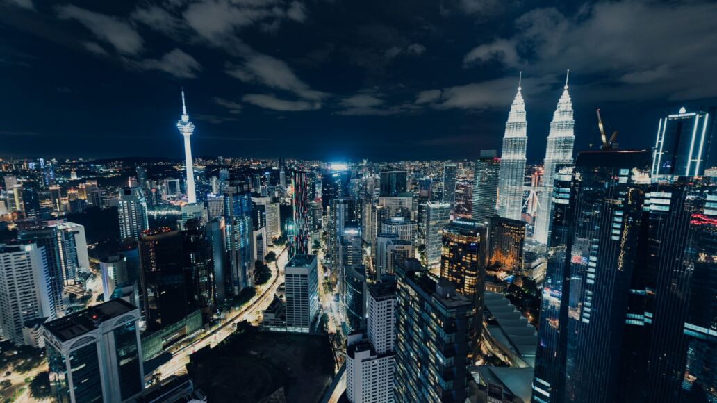 苹果在AI竞赛中落败：谷歌 Gemini 和 GPT 正在定义 iPhone 智能化的未来