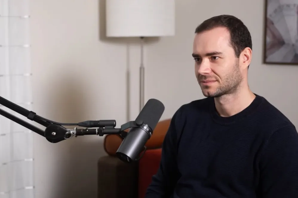 自己年初造的新词火了，OpenAI 联合创始人卡帕西谈“氛围编程”