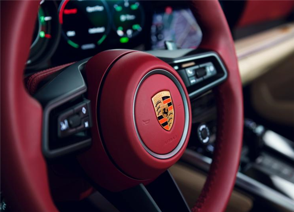 危险信号！俄罗斯数百辆保时捷突然被锁死 自主可控有多重要