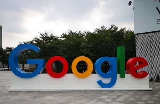 谷歌推出耳机实时翻译测试版：引入 Gemini 高级功能