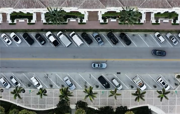 高德上线“AI停车雷达”：直观呈现沿途道路车位空闲状态